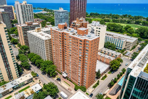 Photo of 2909 N Sheridan Road #1703, Chicago, IL 60657 (MLS # 12736627)