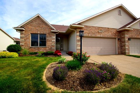 Photo of 5260 FRIENDSHIP Drive #5260, Davenport, IA 52804 (MLS # 12663012)