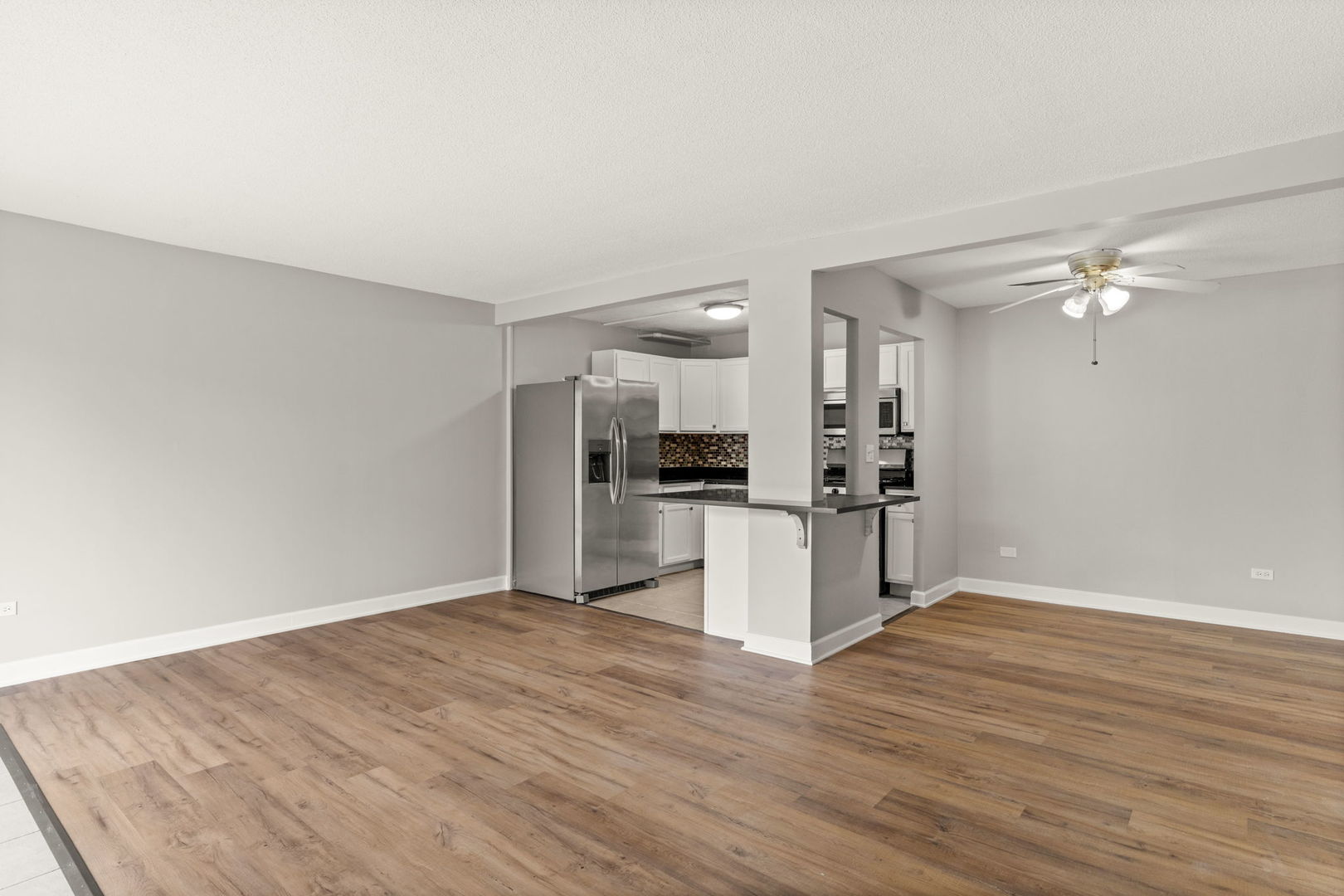 924 S Lake Court 105
