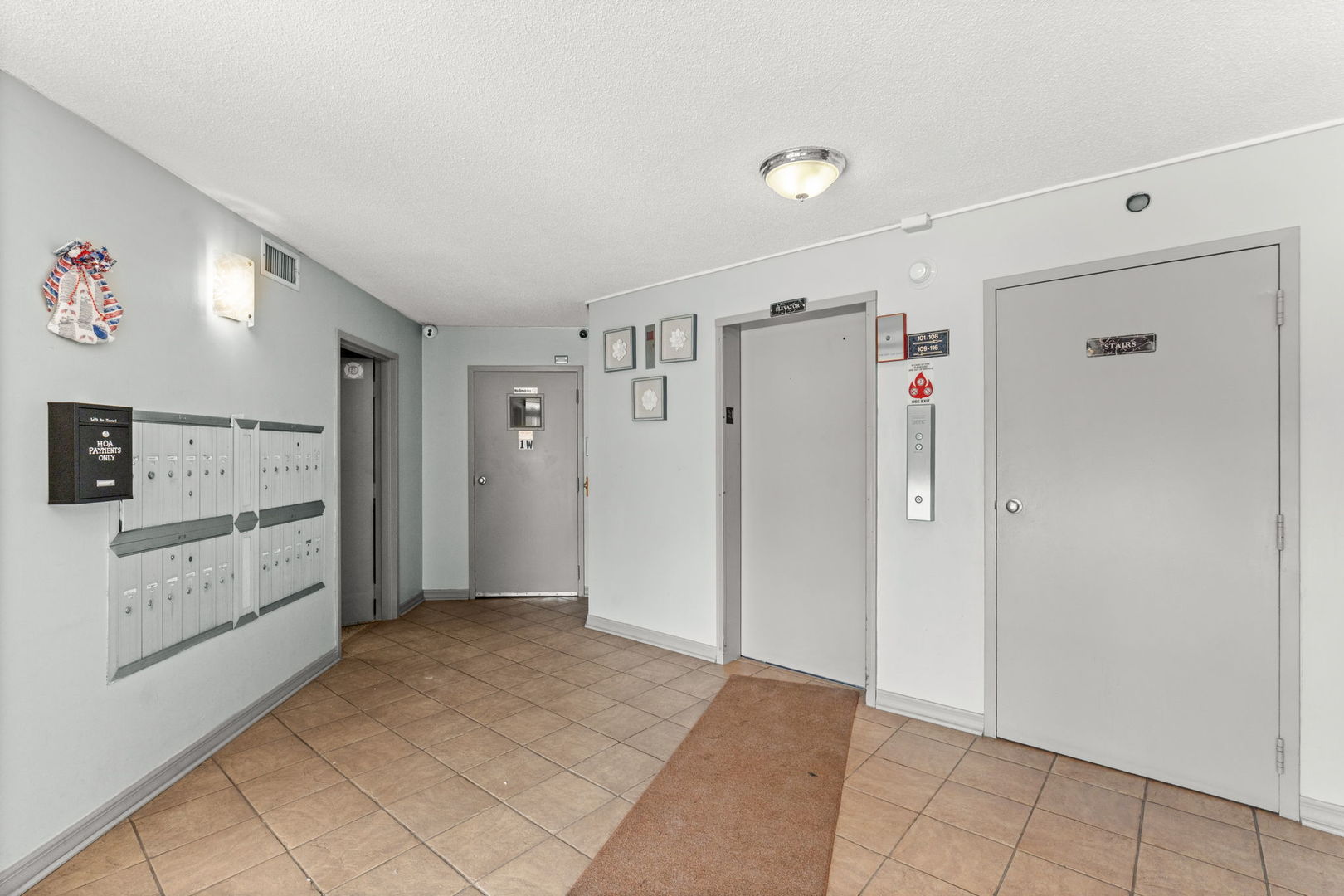 924 S Lake Court 105