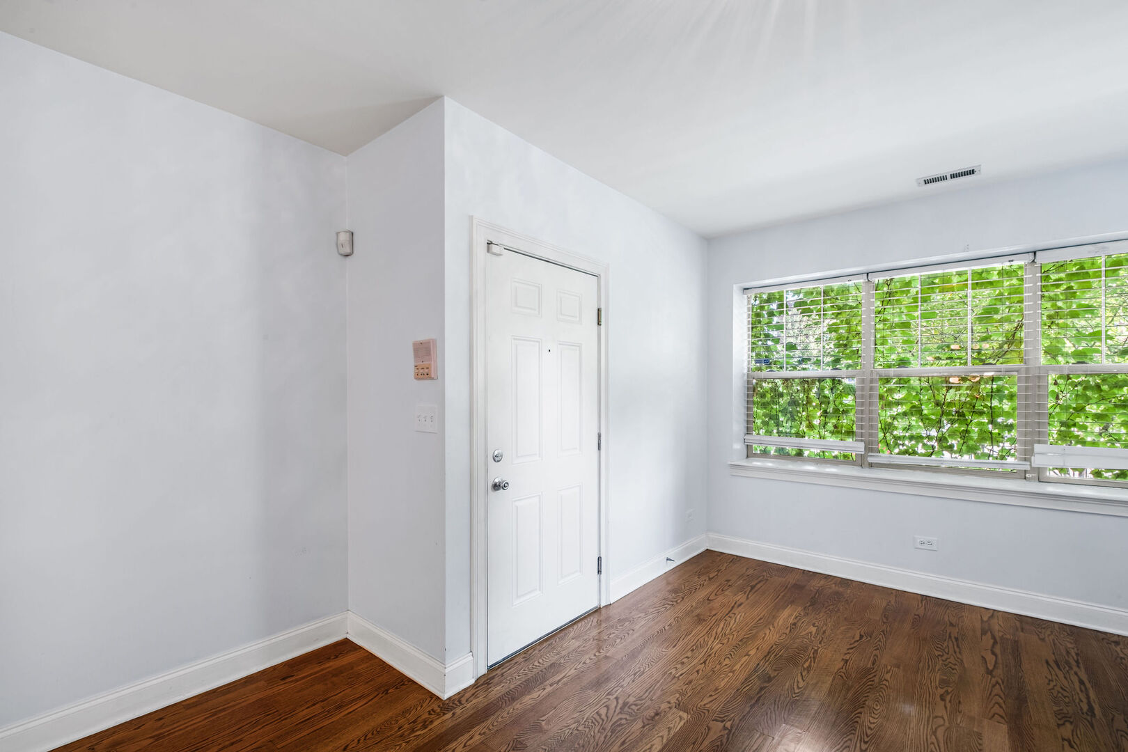 2909 W Fulton Street 1