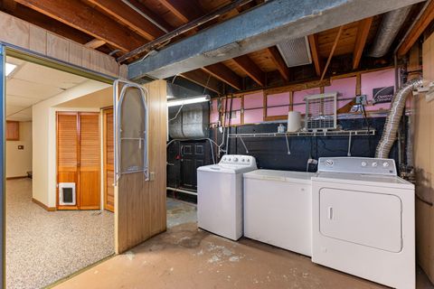 Tiny photo for 616 S Ahrens Avenue, Lombard, IL 60148 (MLS # 12482311)