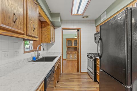Tiny photo for 616 S Ahrens Avenue, Lombard, IL 60148 (MLS # 12482311)