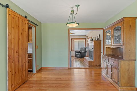 Tiny photo for 616 S Ahrens Avenue, Lombard, IL 60148 (MLS # 12482311)