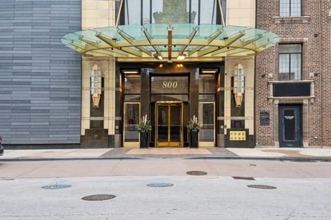 800 N Michigan Avenue 2102 Chicago IL 60611