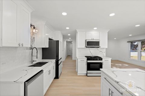 Tiny photo for 523 Hamilton Avenue, Westmont, IL 60559 (MLS # 12516246)