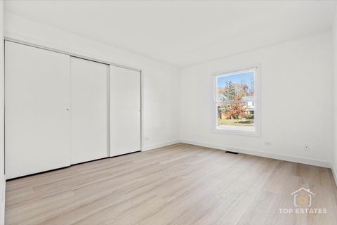 Tiny photo for 523 Hamilton Avenue, Westmont, IL 60559 (MLS # 12516246)