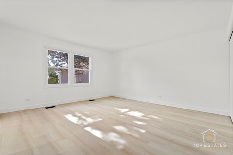 Tiny photo for 523 Hamilton Avenue, Westmont, IL 60559 (MLS # 12516246)