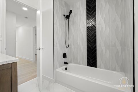 Tiny photo for 523 Hamilton Avenue, Westmont, IL 60559 (MLS # 12516246)