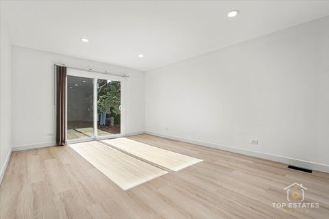 Tiny photo for 523 Hamilton Avenue, Westmont, IL 60559 (MLS # 12516246)