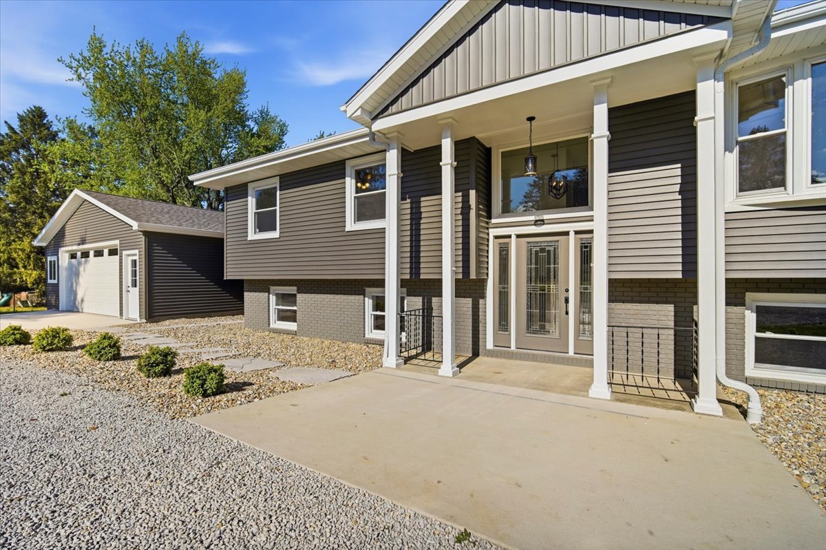 9646 Ridgewood Court