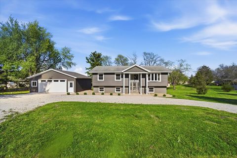 Photo of 9646 Ridgewood Court, Bloomington, IL 61705 (MLS # 12688307)