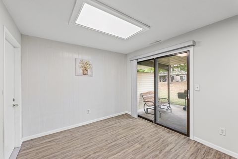 Tiny photo for 1302 Christopher Circle #4, Urbana, IL 61802 (MLS # 12482258)