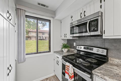 Tiny photo for 1302 Christopher Circle #4, Urbana, IL 61802 (MLS # 12482258)