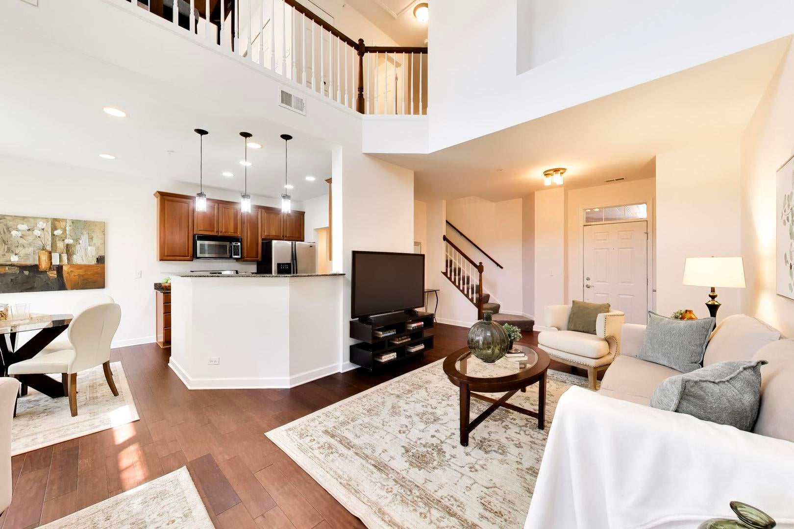 899 Bromley Place