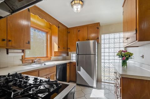 Tiny photo for 2810 Simpson Street, Evanston, IL 60201 (MLS # 12573370)