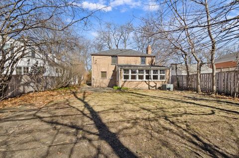 Tiny photo for 2810 Simpson Street, Evanston, IL 60201 (MLS # 12573370)
