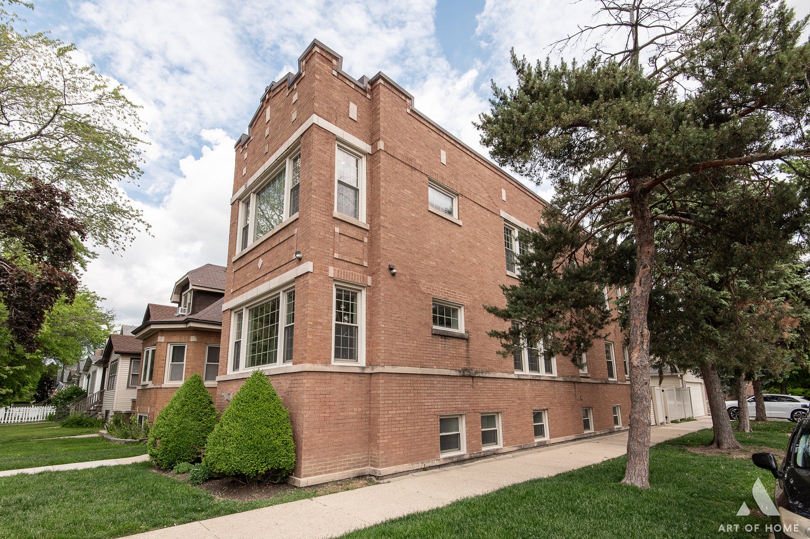 3301 N Kilbourn Avenue G