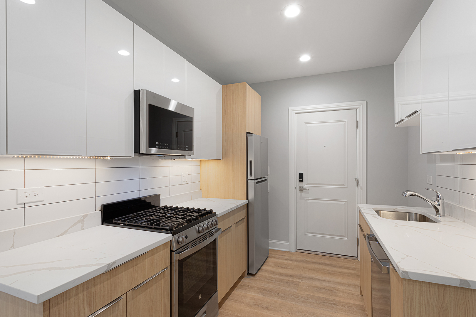 1629 W Chase Avenue 3C