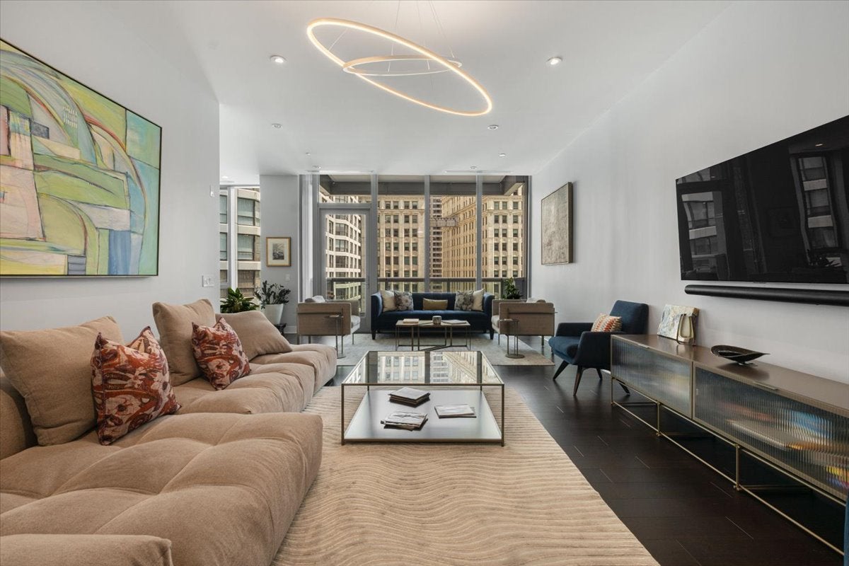403 N Wabash Avenue 10B