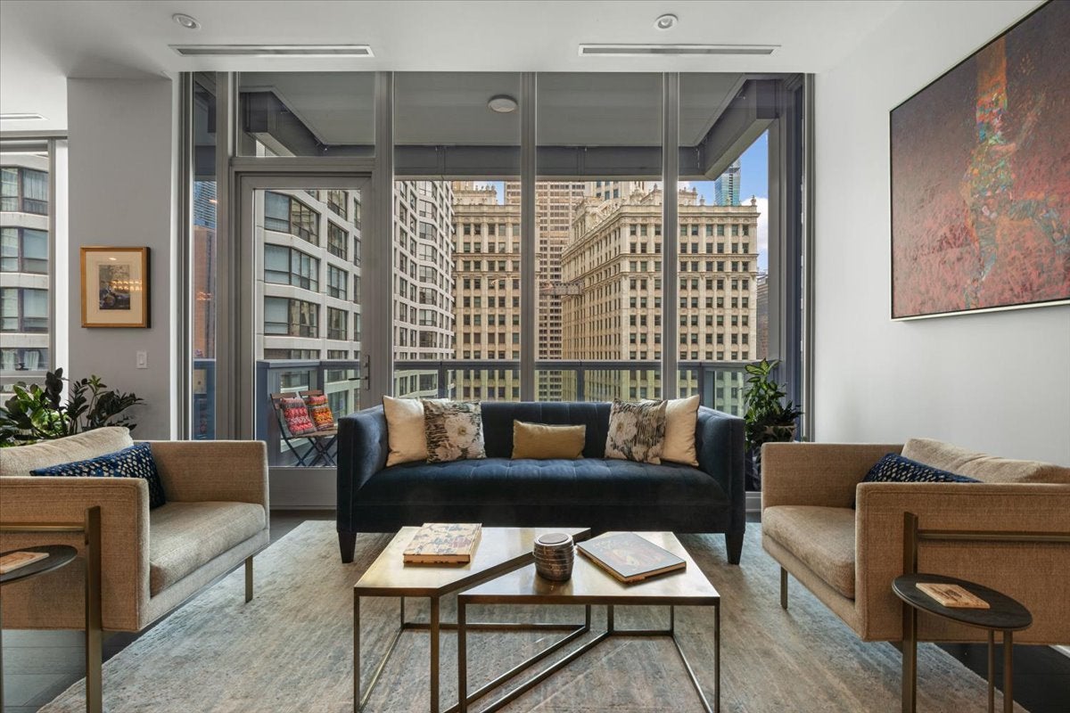 403 N Wabash Avenue 10B