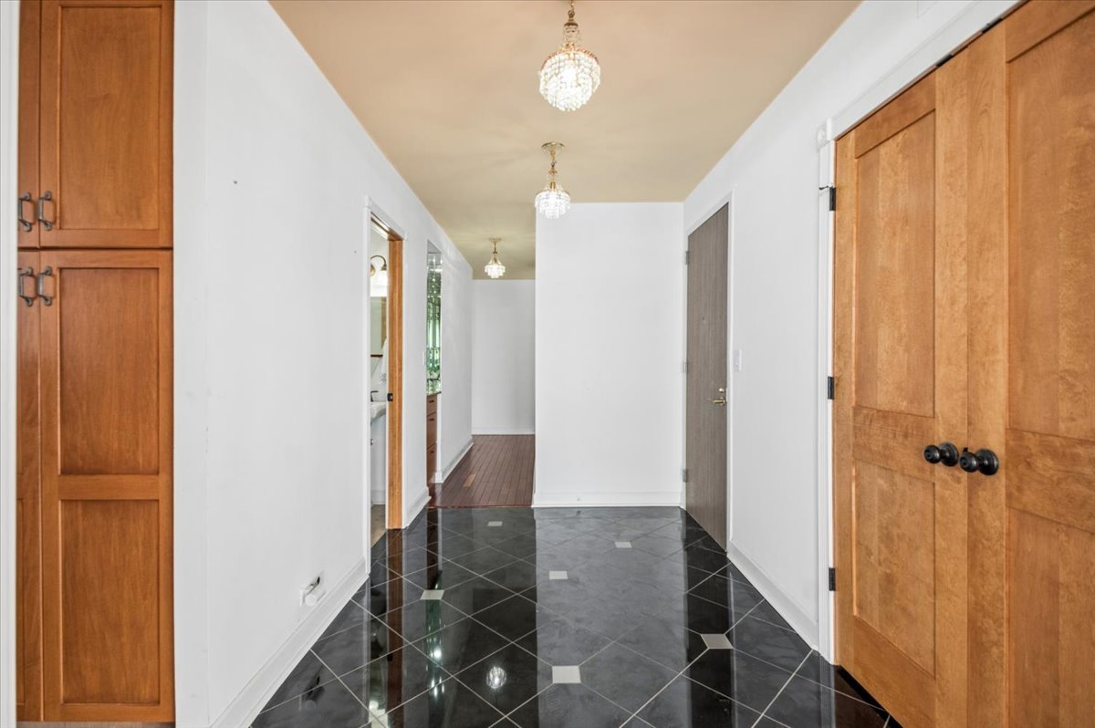1240 N Lake Shore Drive 5A