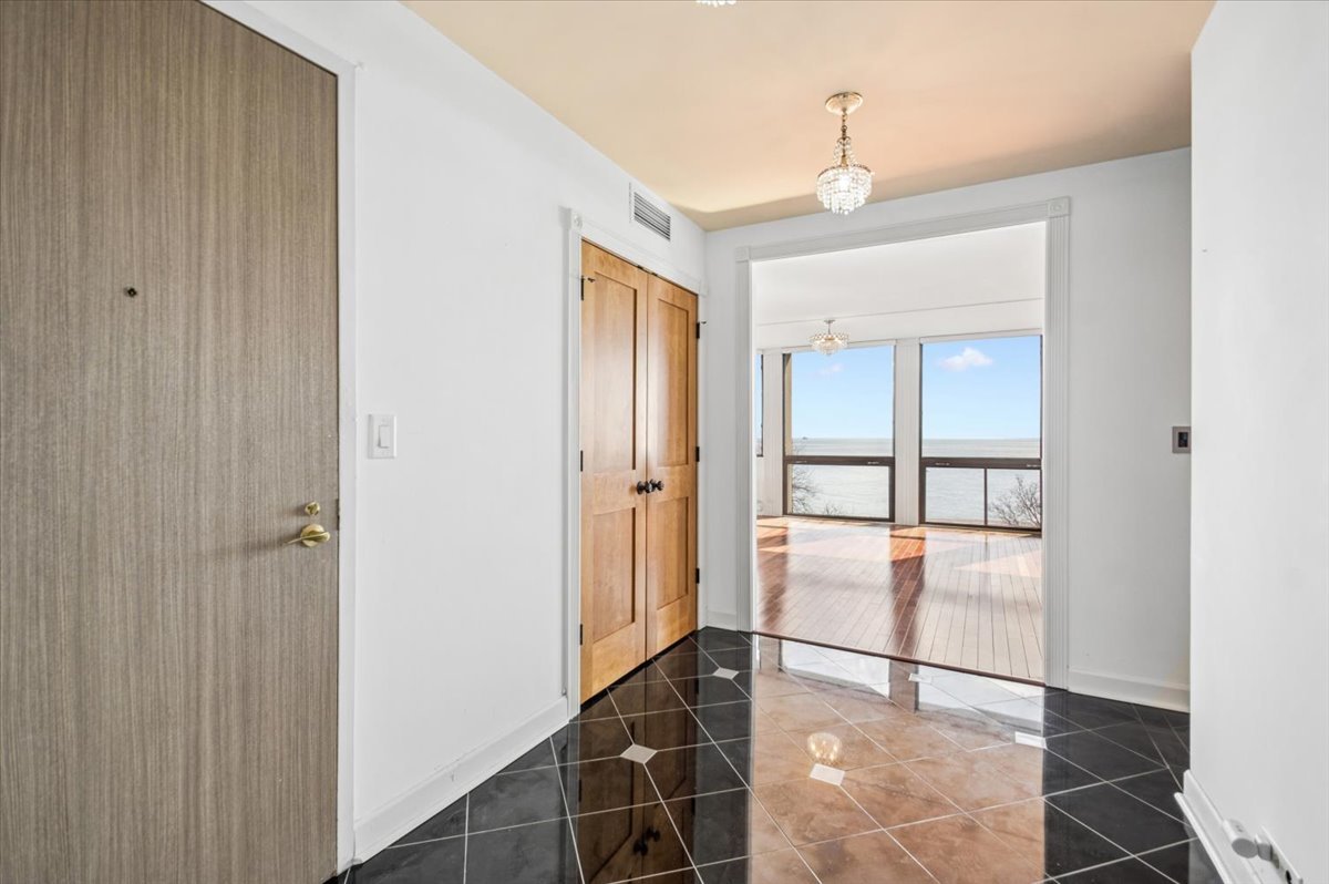 1240 N Lake Shore Drive 5A