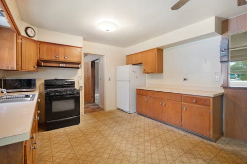 Tiny photo for 12 E Elaine Circle, Prospect Heights, IL 60070 (MLS # 12690298)