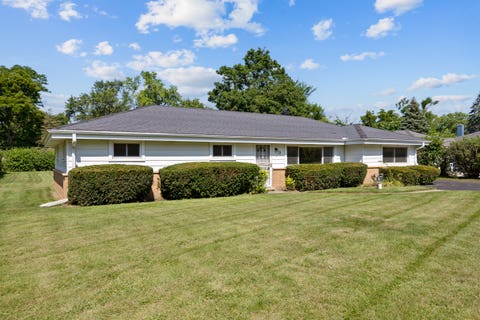 Tiny photo for 12 E Elaine Circle, Prospect Heights, IL 60070 (MLS # 12690298)