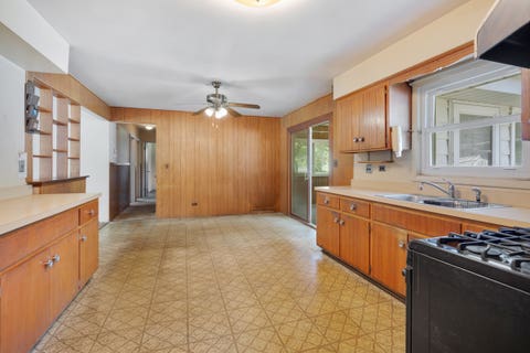 Tiny photo for 12 E Elaine Circle, Prospect Heights, IL 60070 (MLS # 12690298)