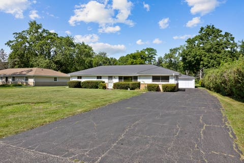 Tiny photo for 12 E Elaine Circle, Prospect Heights, IL 60070 (MLS # 12690298)