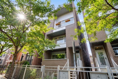 Photo of 1536 W Walton Street #1, Chicago, IL 60642 (MLS # 12723967)