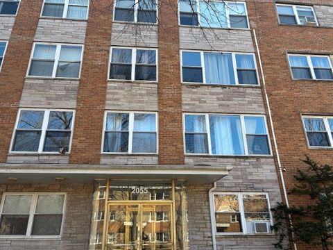 Tiny photo for 2055 W Lunt Avenue #403, Chicago, IL 60645 (MLS # 12607426)