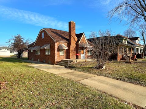 Photo of 1126 E Main Street, Streator, IL 61364 (MLS # 12538520)