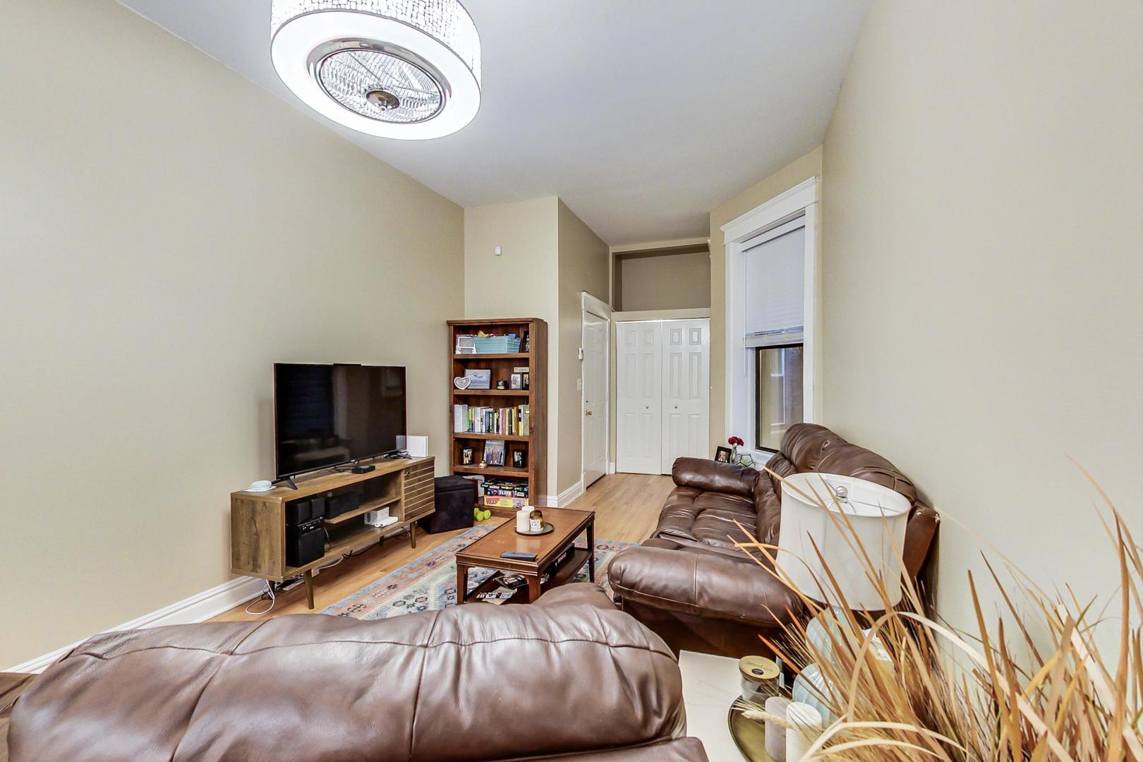 1128 W Armitage Avenue 1R