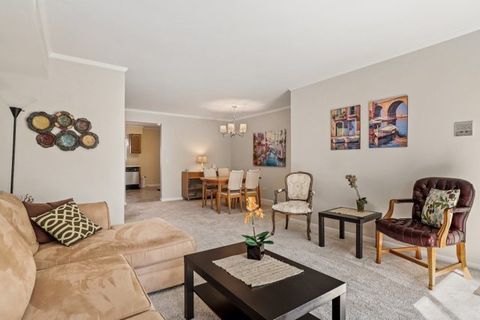 Tiny photo for 3256 Sanders Road #4E, Northbrook, IL 60062 (MLS # 12405188)