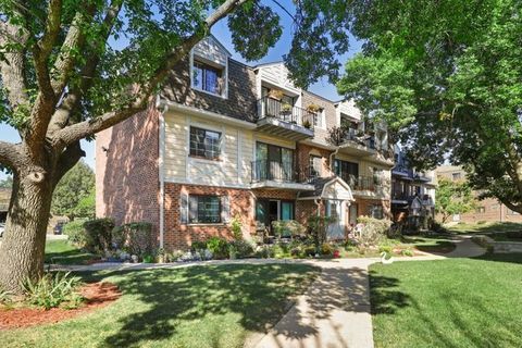 Tiny photo for 3256 Sanders Road #4E, Northbrook, IL 60062 (MLS # 12405188)
