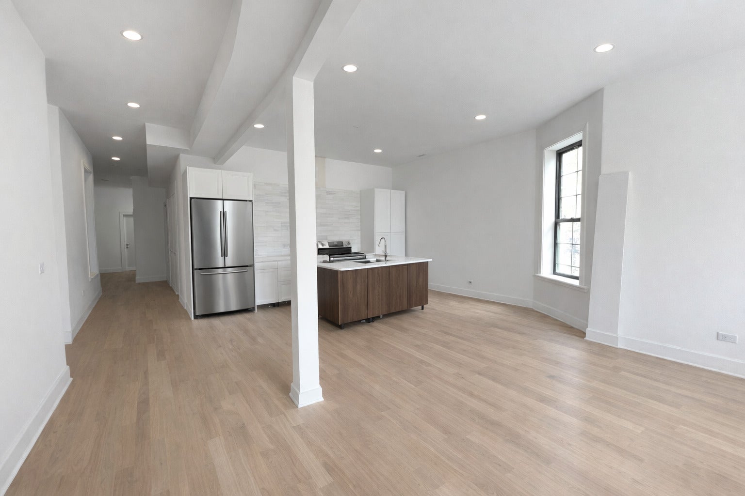 2852 W Polk Street