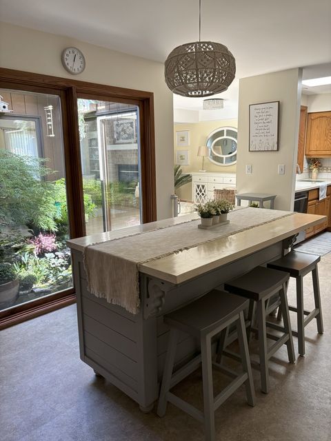 Tiny photo for 9 Temple Garden Court, St. Charles, IL 60174 (MLS # 12479503)
