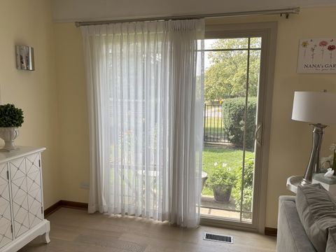 Tiny photo for 9 Temple Garden Court, St. Charles, IL 60174 (MLS # 12479503)