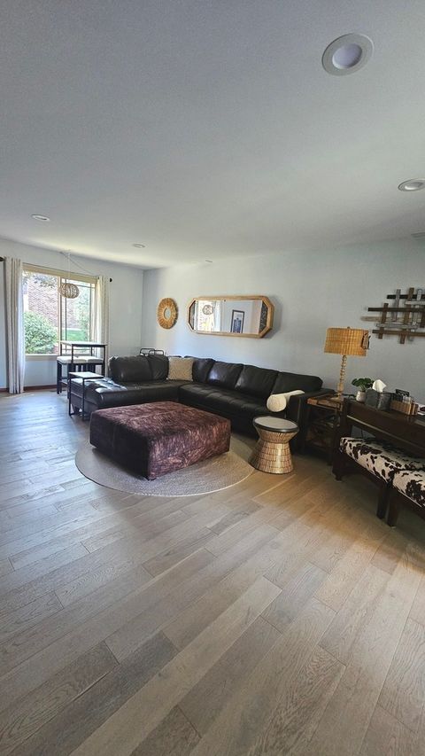 Tiny photo for 9 Temple Garden Court, St. Charles, IL 60174 (MLS # 12479503)