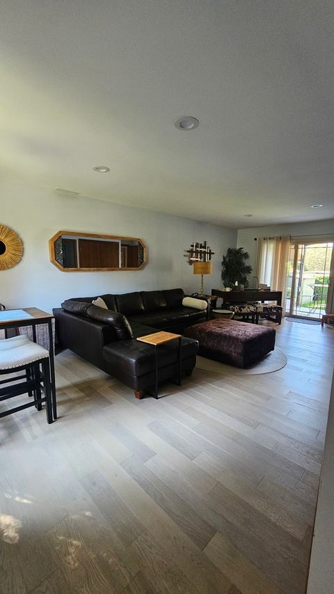 Tiny photo for 9 Temple Garden Court, St. Charles, IL 60174 (MLS # 12479503)
