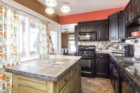 Tiny photo for 405 Singer Avenue, Lemont, IL 60439 (MLS # 12610901)