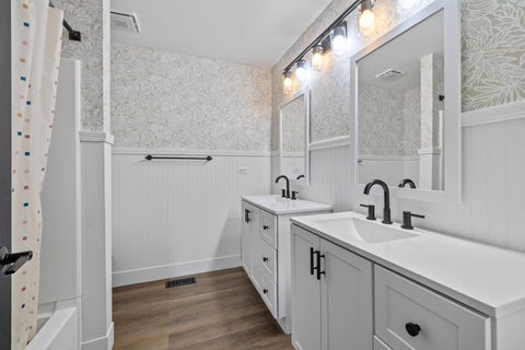 Tiny photo for 2462 Green Valley Court, Aurora, IL 60503 (MLS # 12736689)