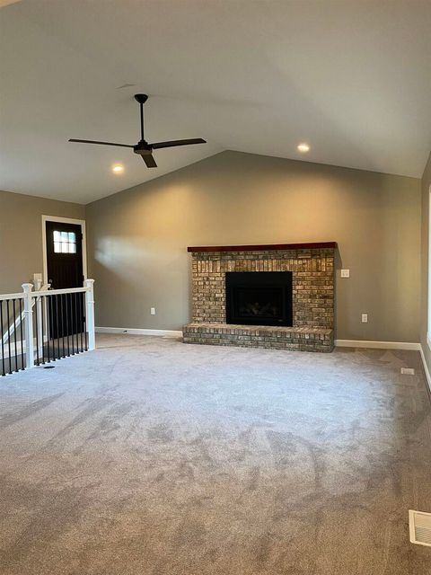 Tiny photo for 25130 Valley Dr Drive, Bettendorf, IA 52722 (MLS # 100000654)