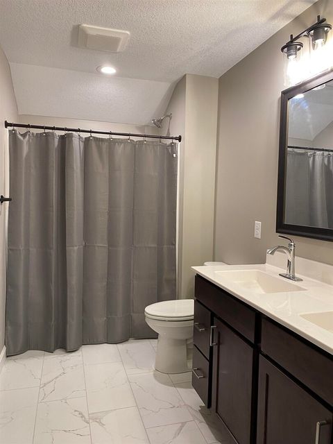 Tiny photo for 25130 Valley Dr Drive, Bettendorf, IA 52722 (MLS # 100000654)