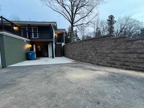 Tiny photo for 25130 Valley Dr Drive, Bettendorf, IA 52722 (MLS # 100000654)