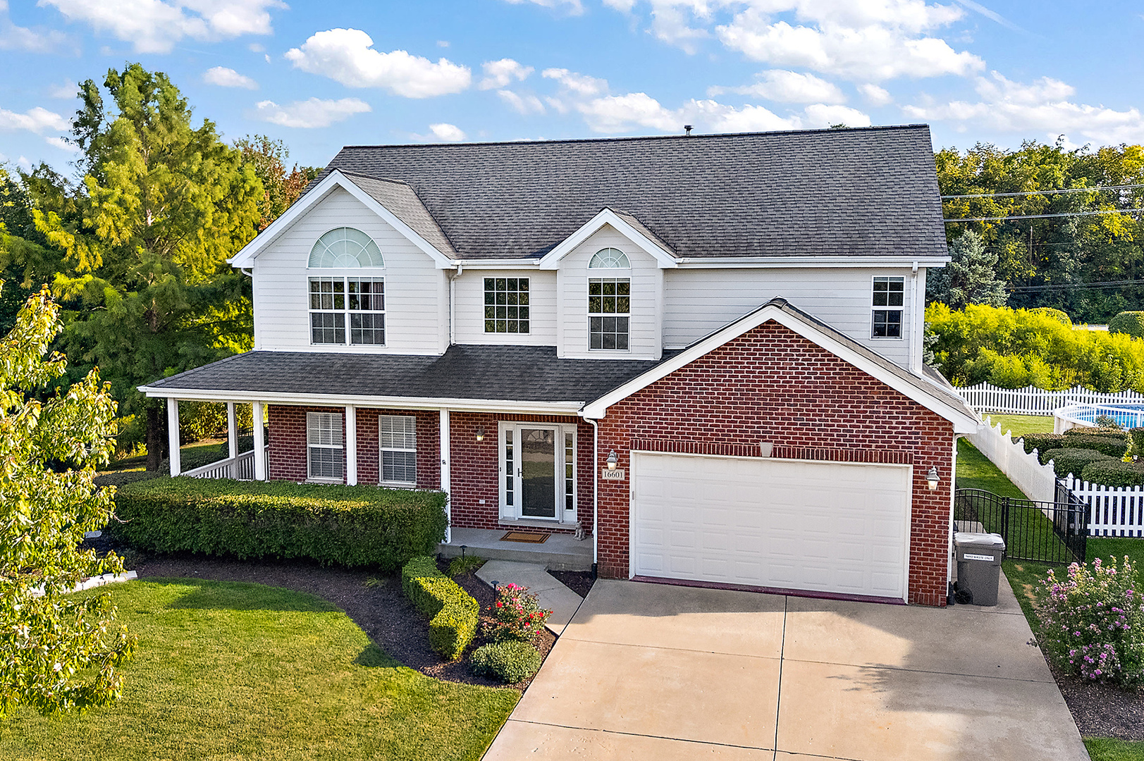 16601 W Springview Drive