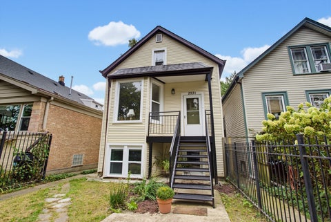 Photo of 2931 W Belden Avenue, Chicago, IL 60647 (MLS # 12756359)