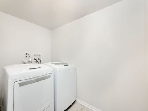 Tiny photo for 358 E Saint Charles Road, Elmhurst, IL 60126 (MLS # 12471564)